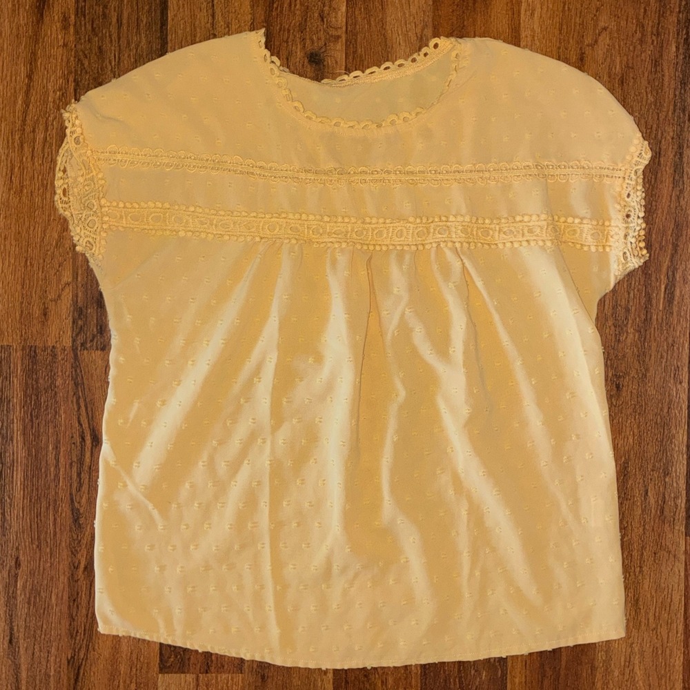 Yellow Swiss Dot Short Sleeve Blouse Crochet Lace Trim Button Back Top